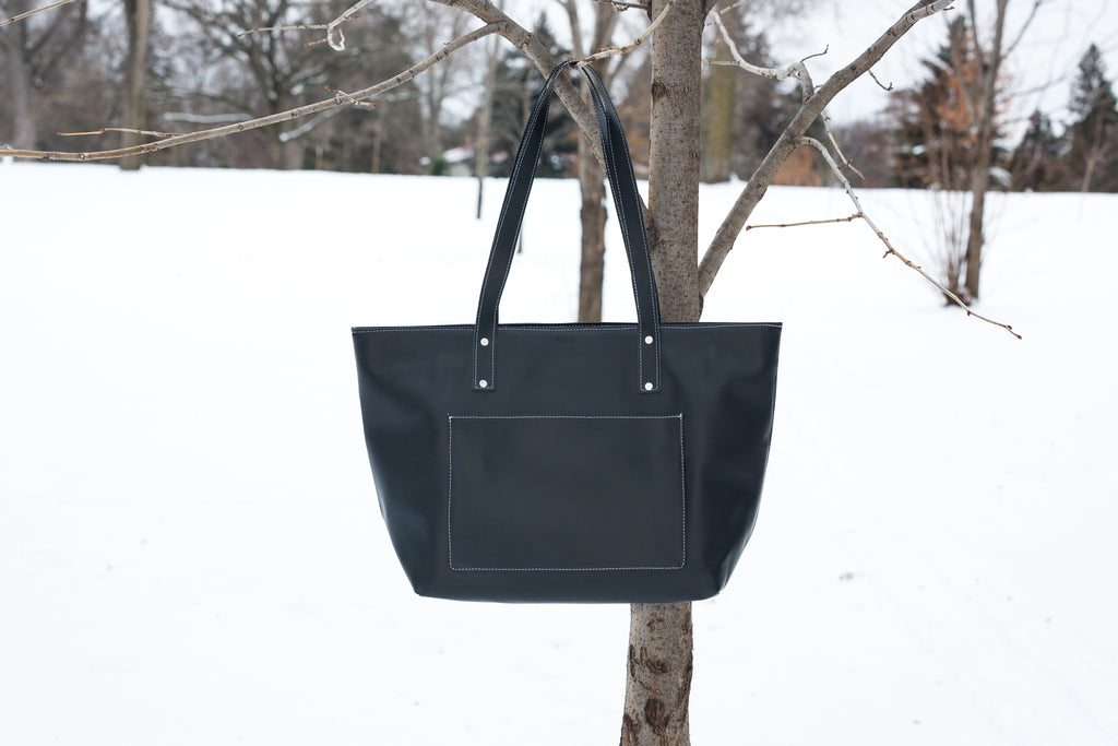 The Benefits of Owning a Black Leather Tote Bag from Leatherbeau