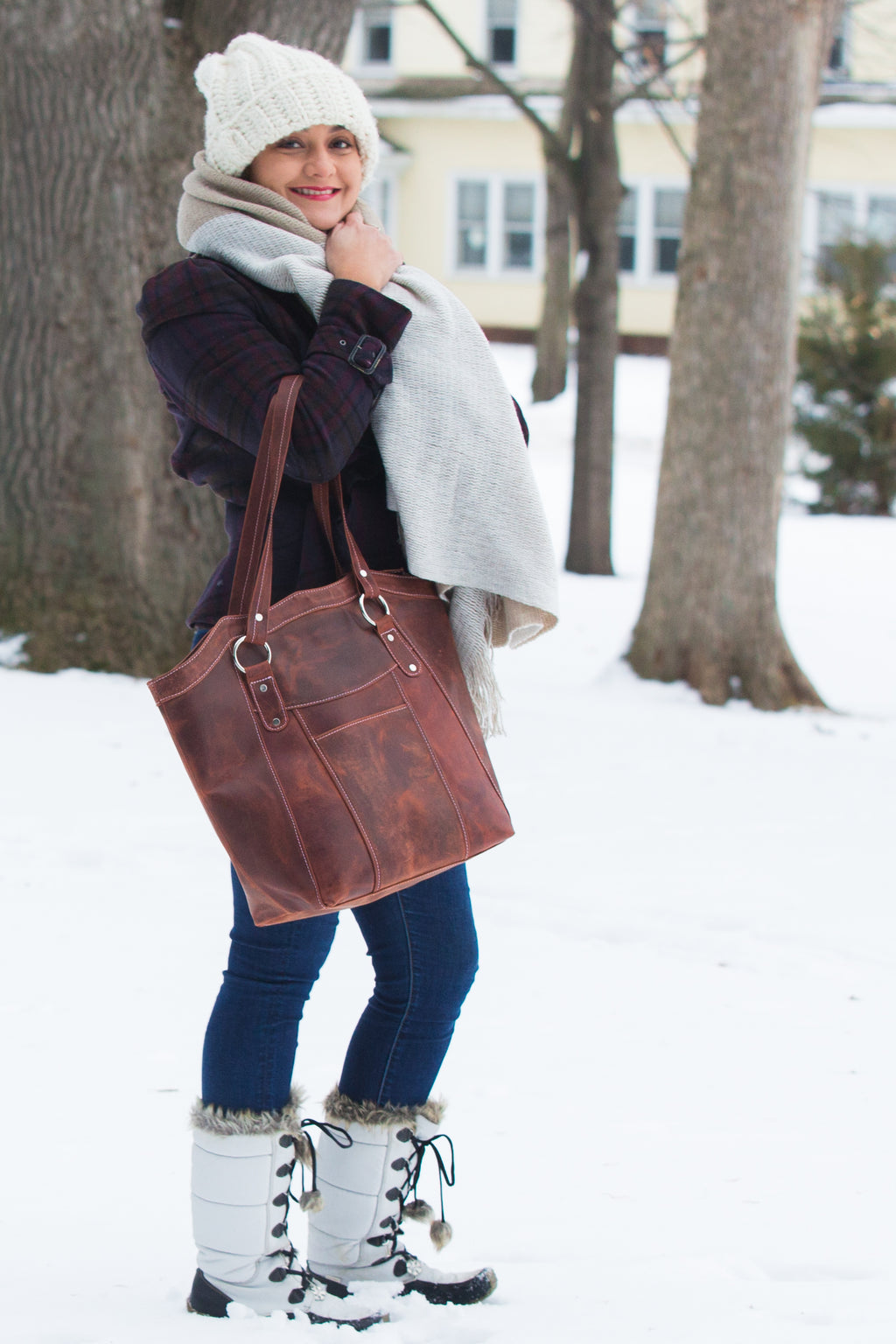 From Office to On-The-Go: The Versatile Women's Laptop Tote Bag You Need